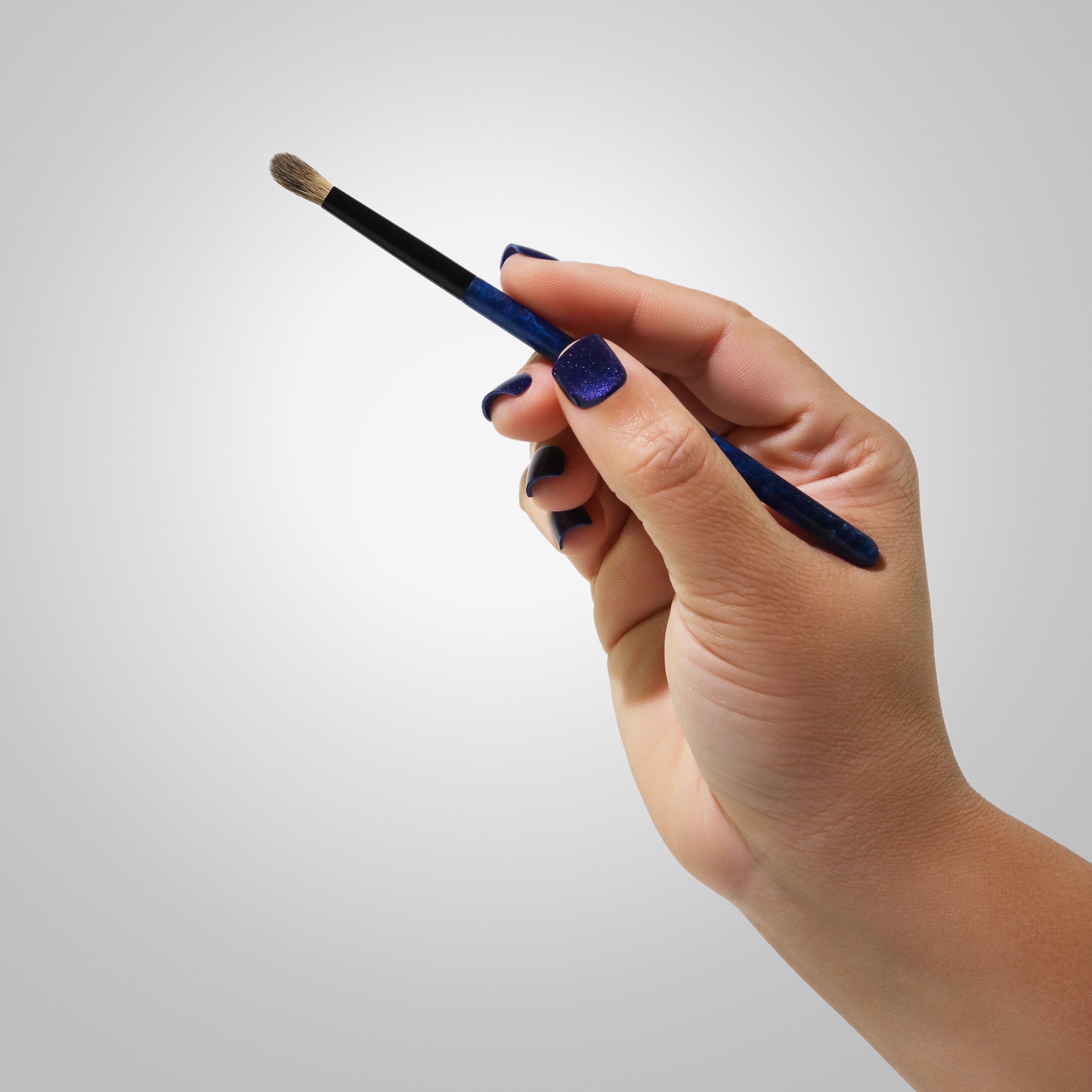 E16 Small Crease Brush